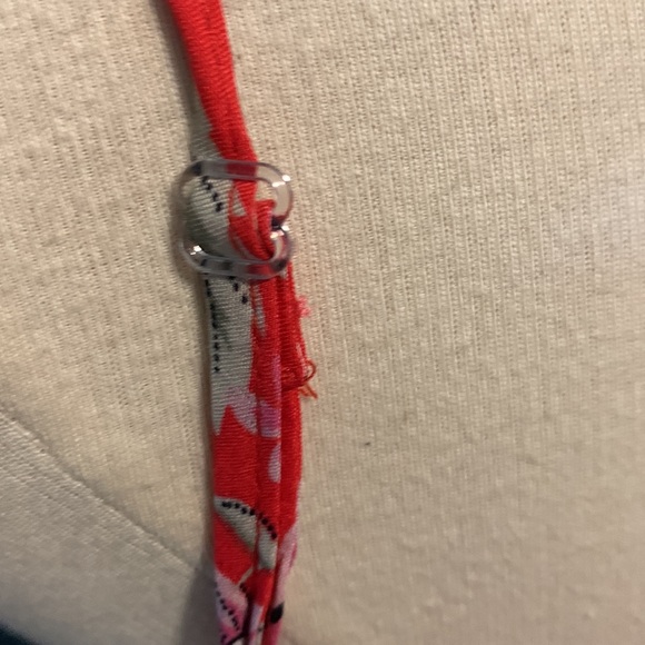 Red flowered dress - Picture 4 of 9